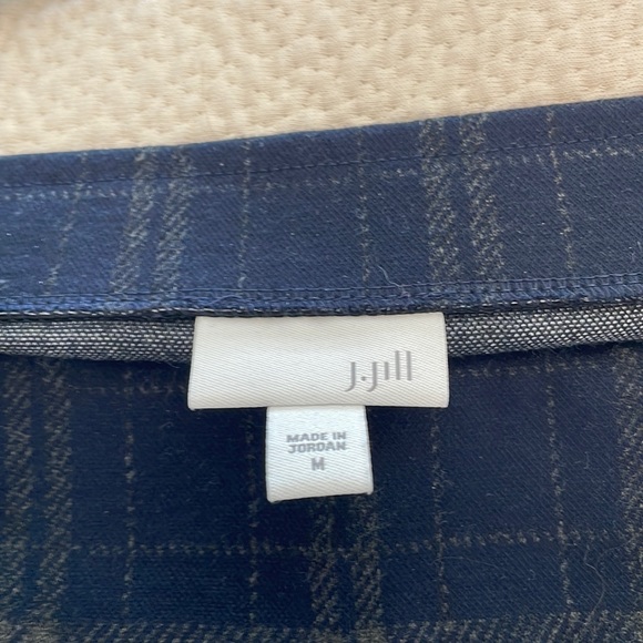 Like new J. Jill ladies faux wrap pull on skirt. - Picture 3 of 3